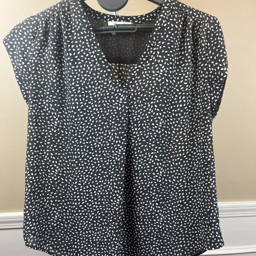 Stitch Fix - Monday Fun Lilian V Neck Blouse - XL
